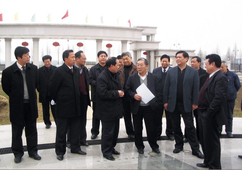 2006年2月12日，湖北省常務副省長周堅衛到公司調研
